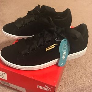 Puma Vikky ribbon shoes